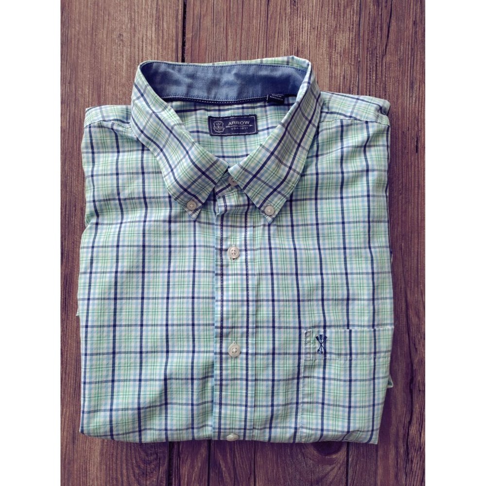 Men's size XL button down shirt by Arrow USA 1851